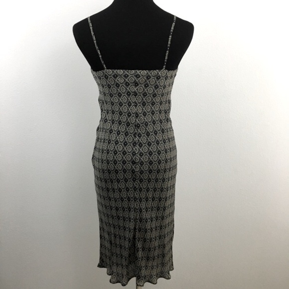GIFTED TO Vivienne (helper)
Ann Taylor | Light Weight Sundress - Picture 6 of 9